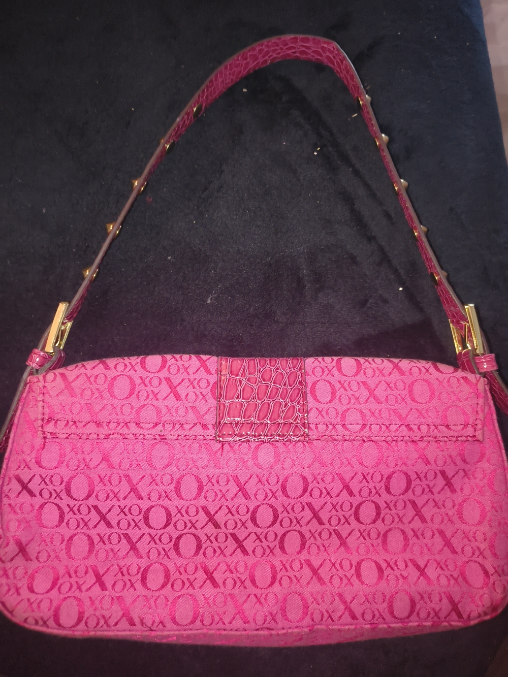 XOXO Pink Logo Shoulder Bag with Gold Hardware - Picture 3 of 7
